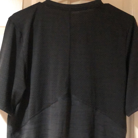 Preowned Nike dry fit size small - Picture 5 of 5